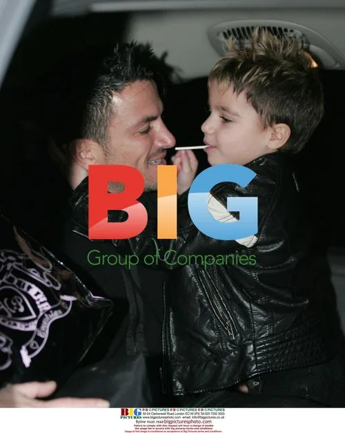 Peter Andre with kids in Brighton on Valentine's Day
