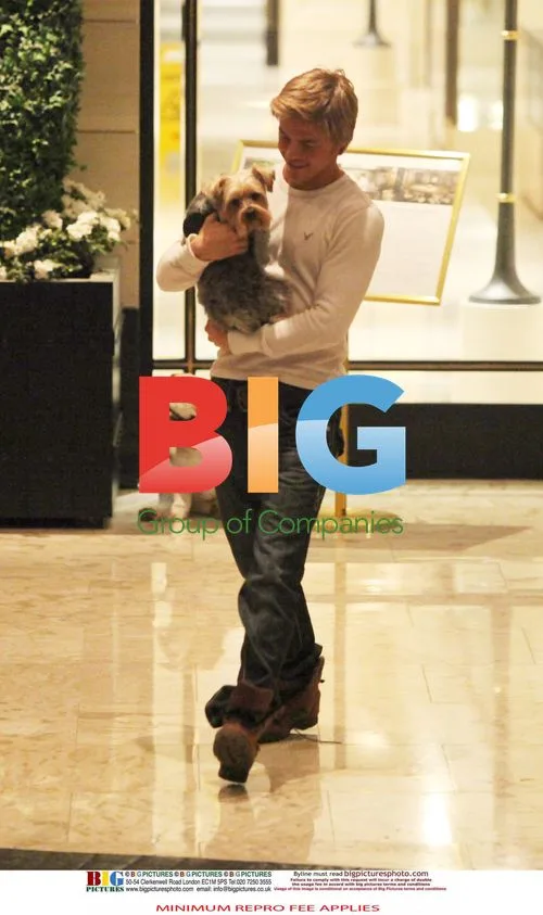 Derek Hough Leaves Cheryl Cole's Hotel