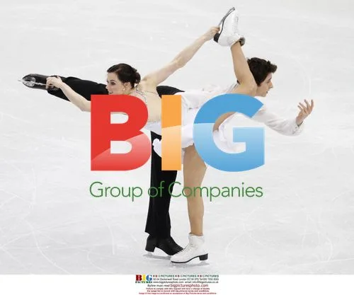 Tessa Virtue and Scott Moir figure skating at 2010 Olympics