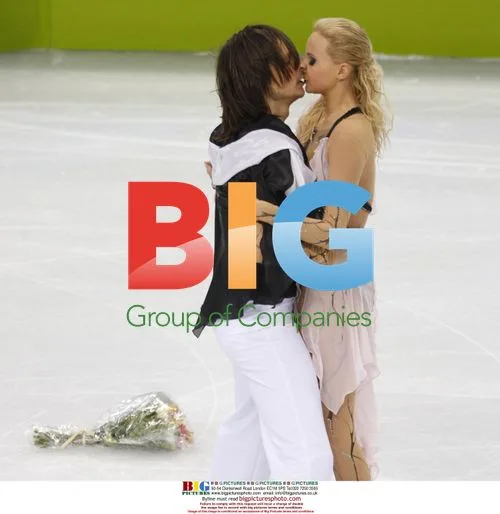Russian Skaters Domnina and Shabalin at 2010 Olympics