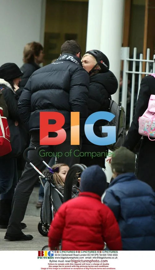 Hugh Jackman picking up daughter Ava