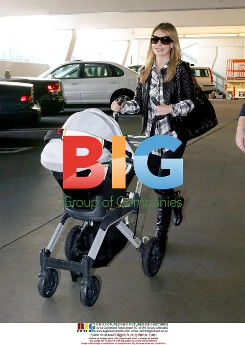 Sarah Michelle Gellar with daughter