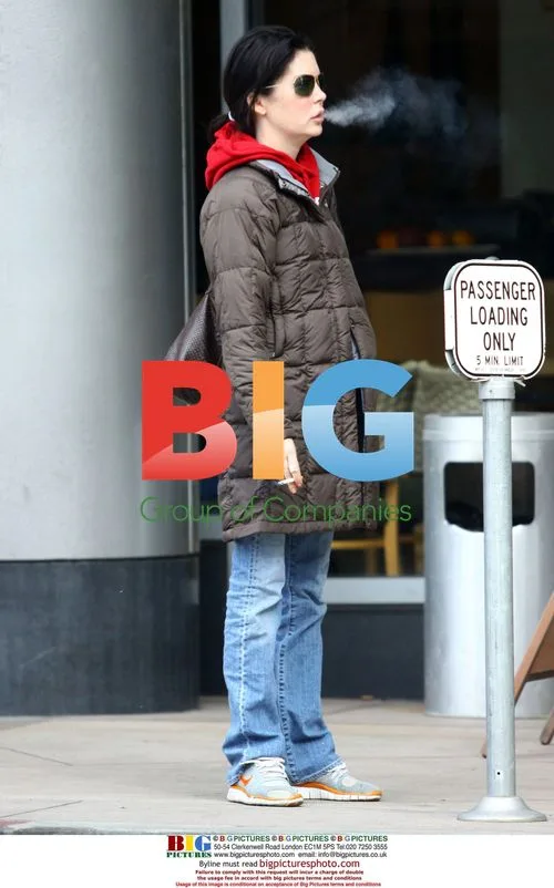 Laura Flynn Boyle leaves medical center with friend