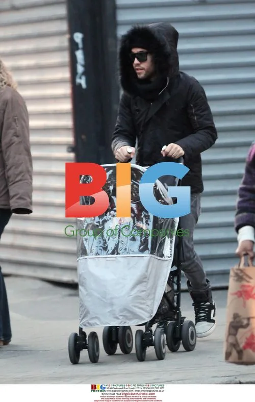 Pete Wentz and son run errands in NYC