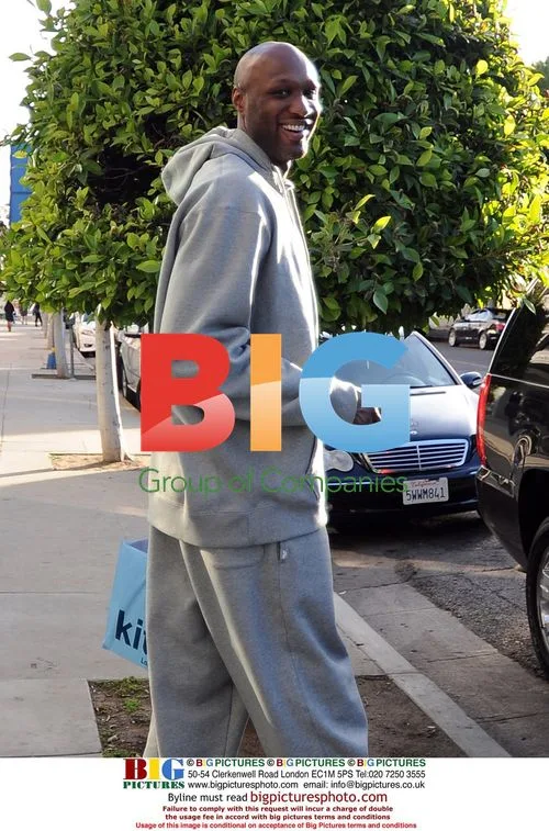 Lamar Odom Shopping in LA