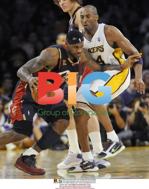 LeBron James vs Kobe Bryant NBA Game