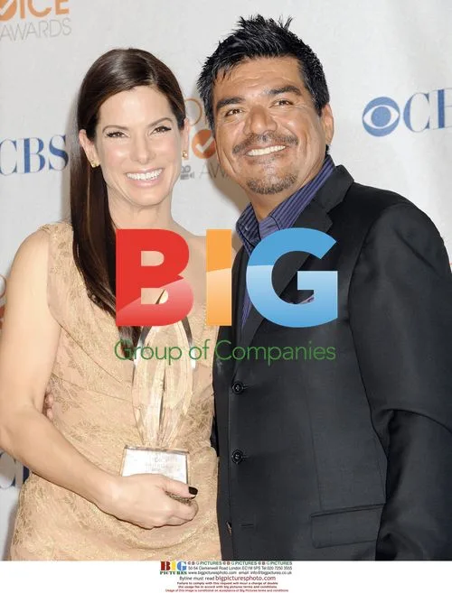 Sandra Bullock and George Lopez at 2010 People's Choice Awards