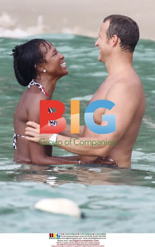 Naomi Campbell relaxes on Thai beach with friends