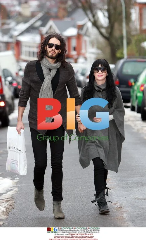 Russell Brand and Katy Perry Breakfast Outing