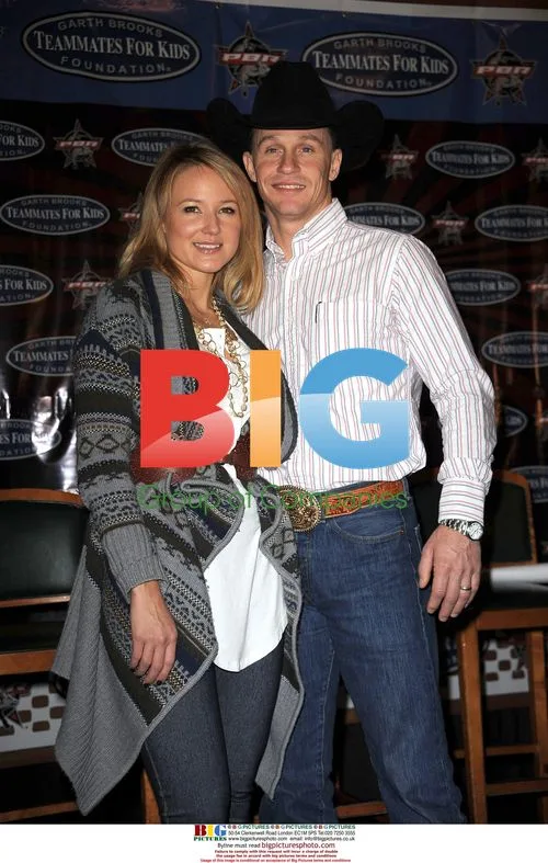 Garth Brooks, Ty Murray and Jewel at PBR Charity Press Conference