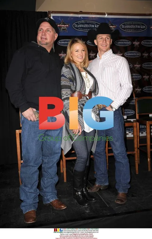 Garth Brooks, Ty Murray and Jewel at Press Conference