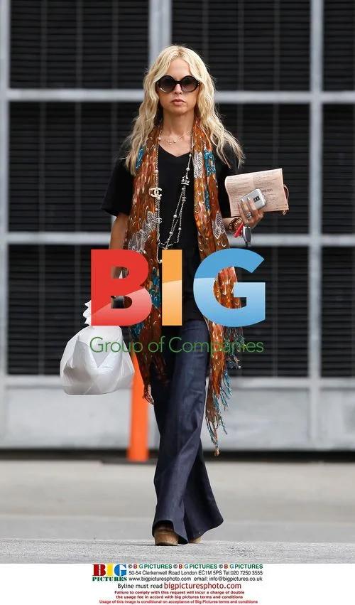 Rachel Zoe Has Breakfast With Friends and Kids