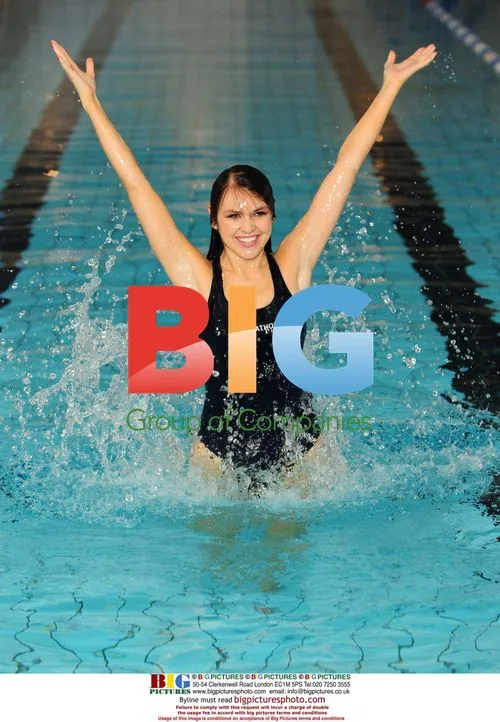 Zoe Salmon and Duncan Goodhew launch 2010 Swimathon