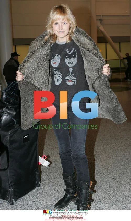 Malin Akerman at Toronto Airport