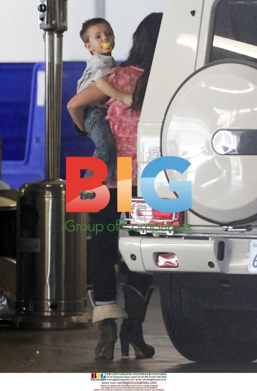 Britney Spears with son at hotel
