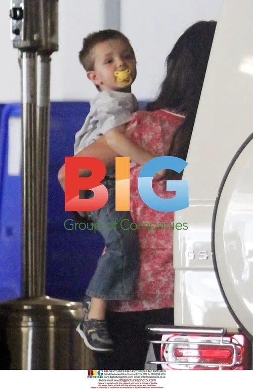 Britney Spears with son at hotel