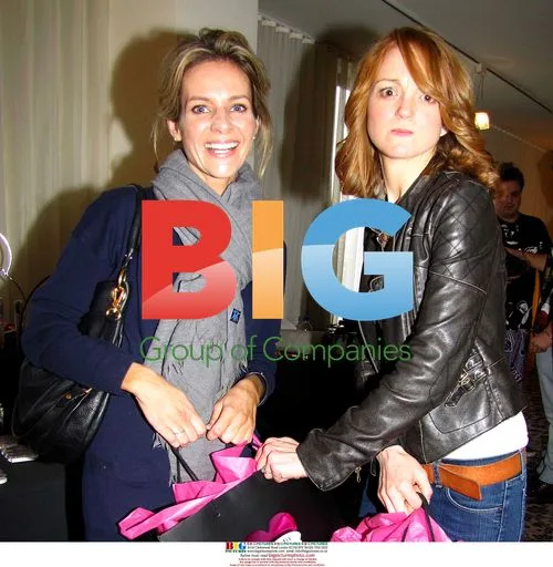 Jessalyn Gilsig & Jayma Mays at Golden Globes Gifting Suite