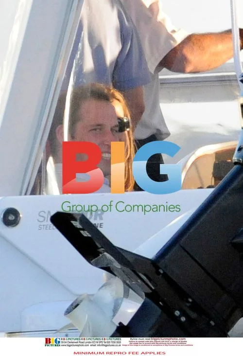 Prince William flirts with brunette in Sydney