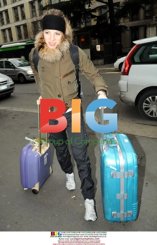 Carolina Kostner shopping in Milan