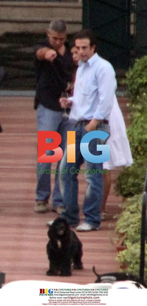 Elisabetta Canalis introduces Clooney to friend