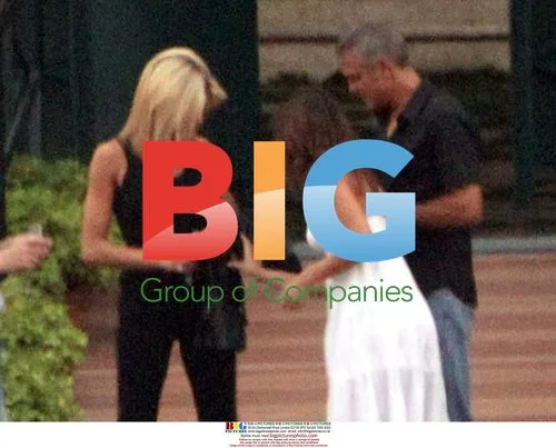 Elisabetta Canalis introduces Clooney to best friend
