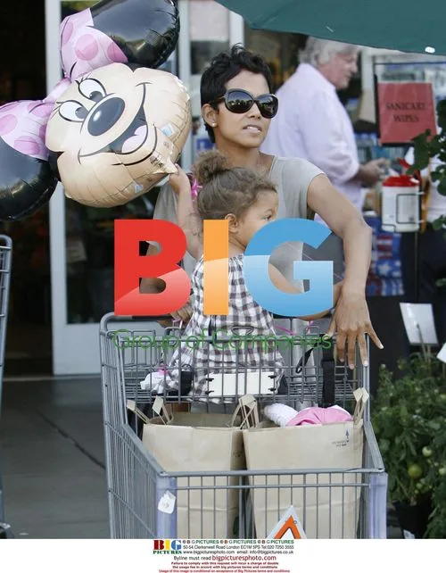 Halle Berry and daughter shopping in LA