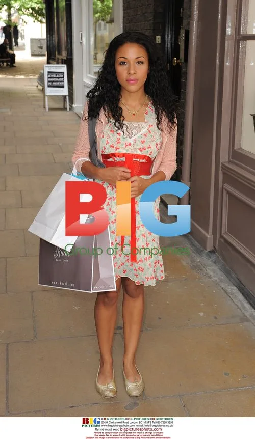 Kathryn Drysdale at Nardis Beach gifting event