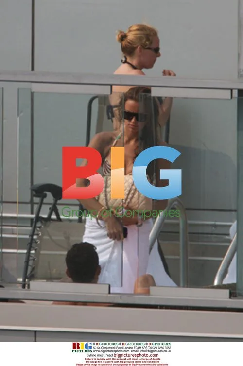 Cristiano Ronaldo and Irina Shayk Poolside in NYC