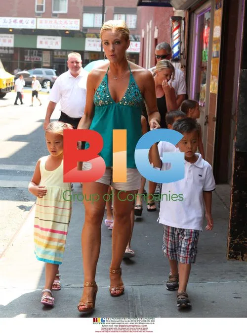 Kate Gosselin and Kids Explore Chinatown