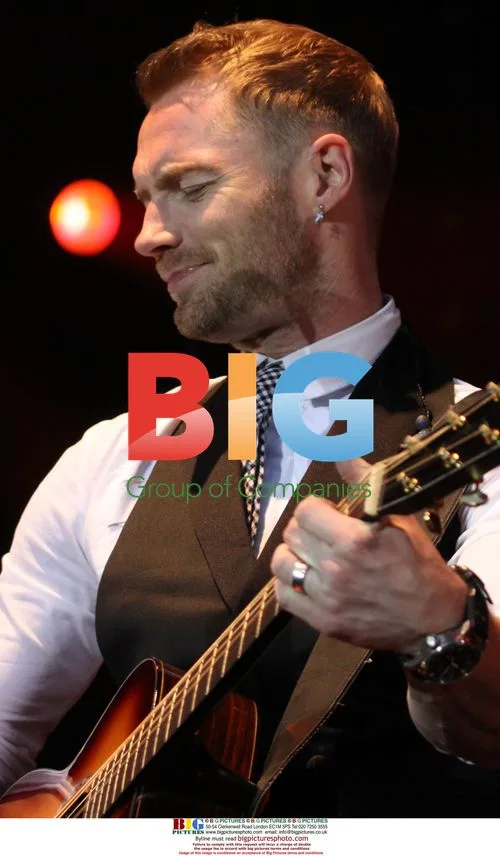 Ronan Keating Performs After Cheating Scandal