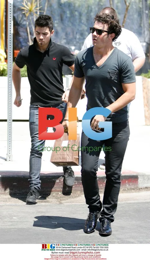 Joe and Kevin Jonas Shopping in LA