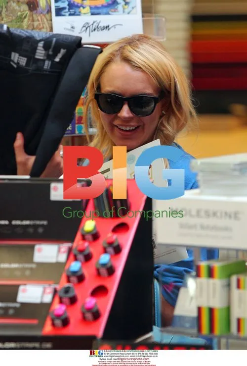 Lindsay Lohan Shopping with Family