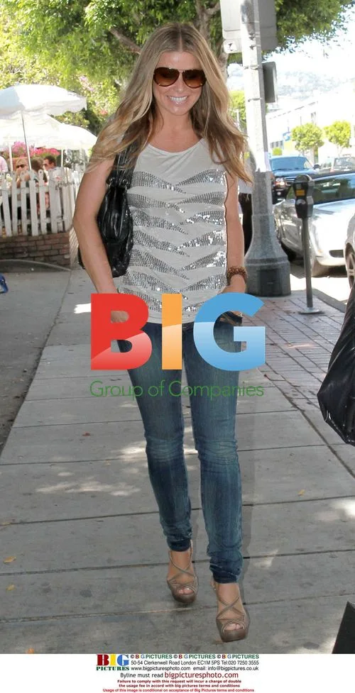Carmen Electra Leaving The Ivy Restaurant