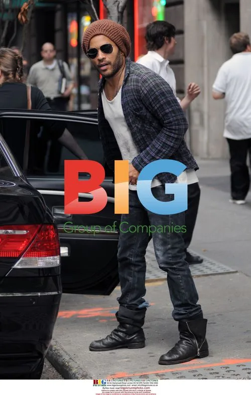 Lenny Kravitz Midtown Manhattan Walk
