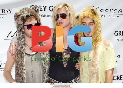 Ke$ha Hosts at Moorea Beach Club