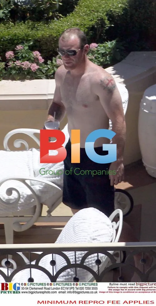 Wayne and Coleen Rooney Poolside in Vegas