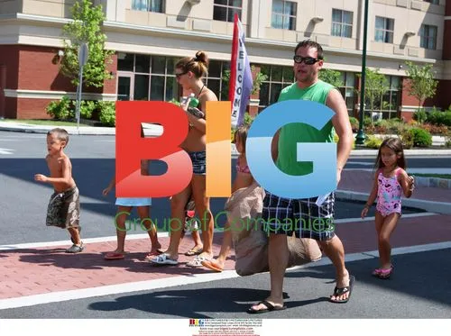 Jon Gosselin and Ellen Ross at Apartment Pool