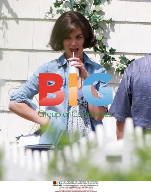 Katie Holmes, Greg Kinnear on 'The Kennedys' set