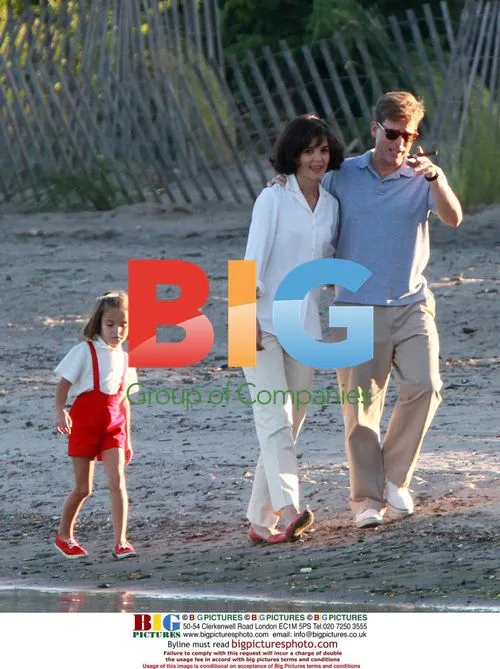 Katie Holmes, Greg Kinnear on 'Kennedys' set