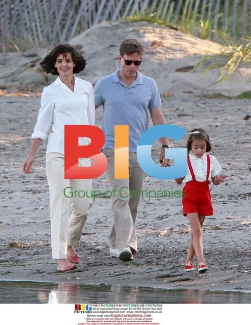 Katie Holmes, Greg Kinnear on set of 'Kennedys'