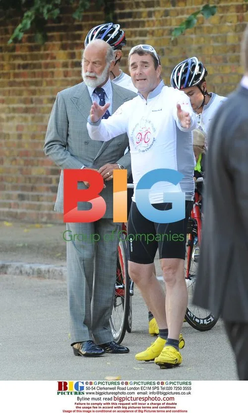 Nigel Mansell kicks off UK cycling trek