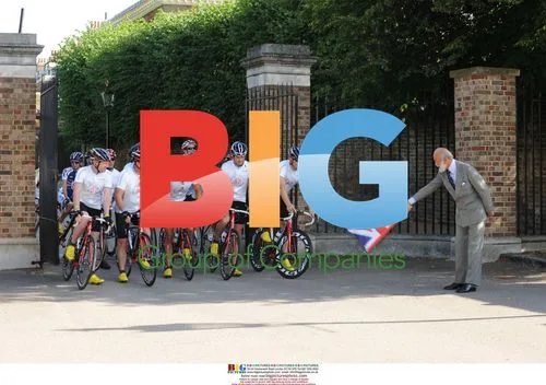 Nigel Mansell and family kick off UK cycle trek
