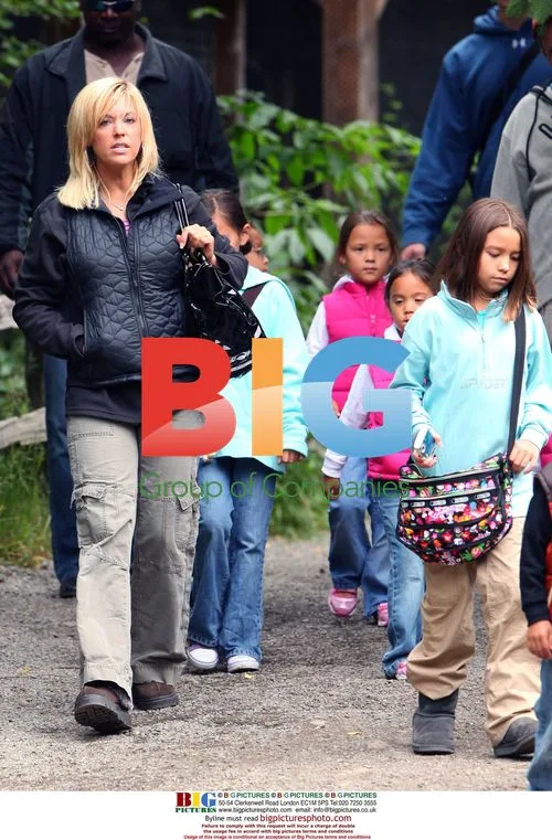 Kate Gosselin and Kids at Alaska Zoo