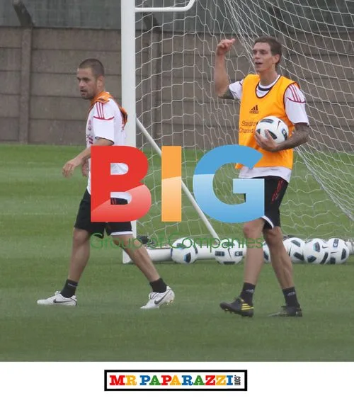 Joe Cole Trains with Liverpool Teammates