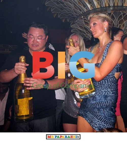 Paris Hilton\'s Champagne War
