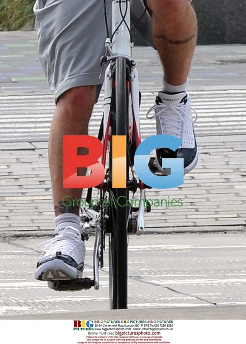 Justin Timberlake and Jessica Biel Bicycling