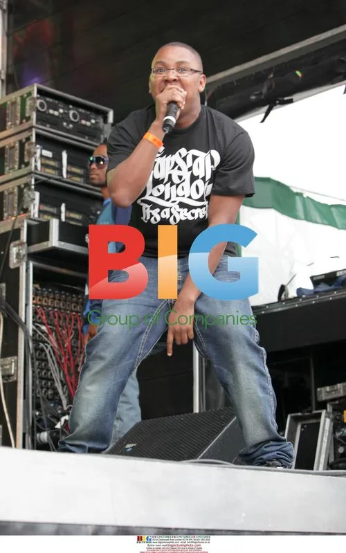 Roll Deep Performing at PontyÕs Big Weekend