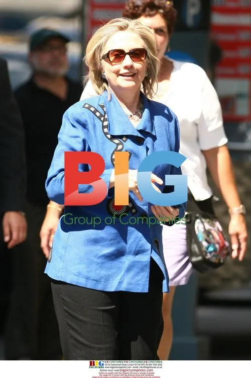 Hillary Clinton Arrives at Daughter's Apartment