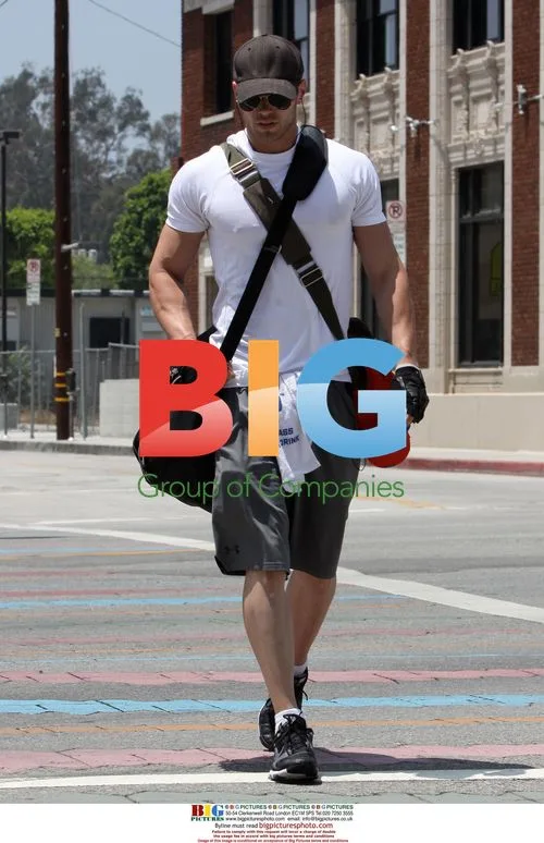 Kellan Lutz Leaving LA Gym