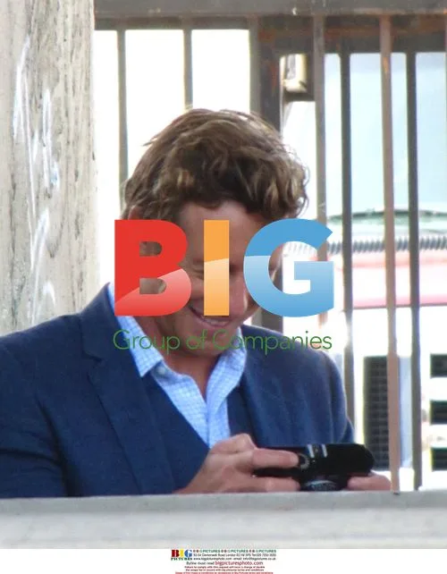 Simon Baker on The Mentalist set